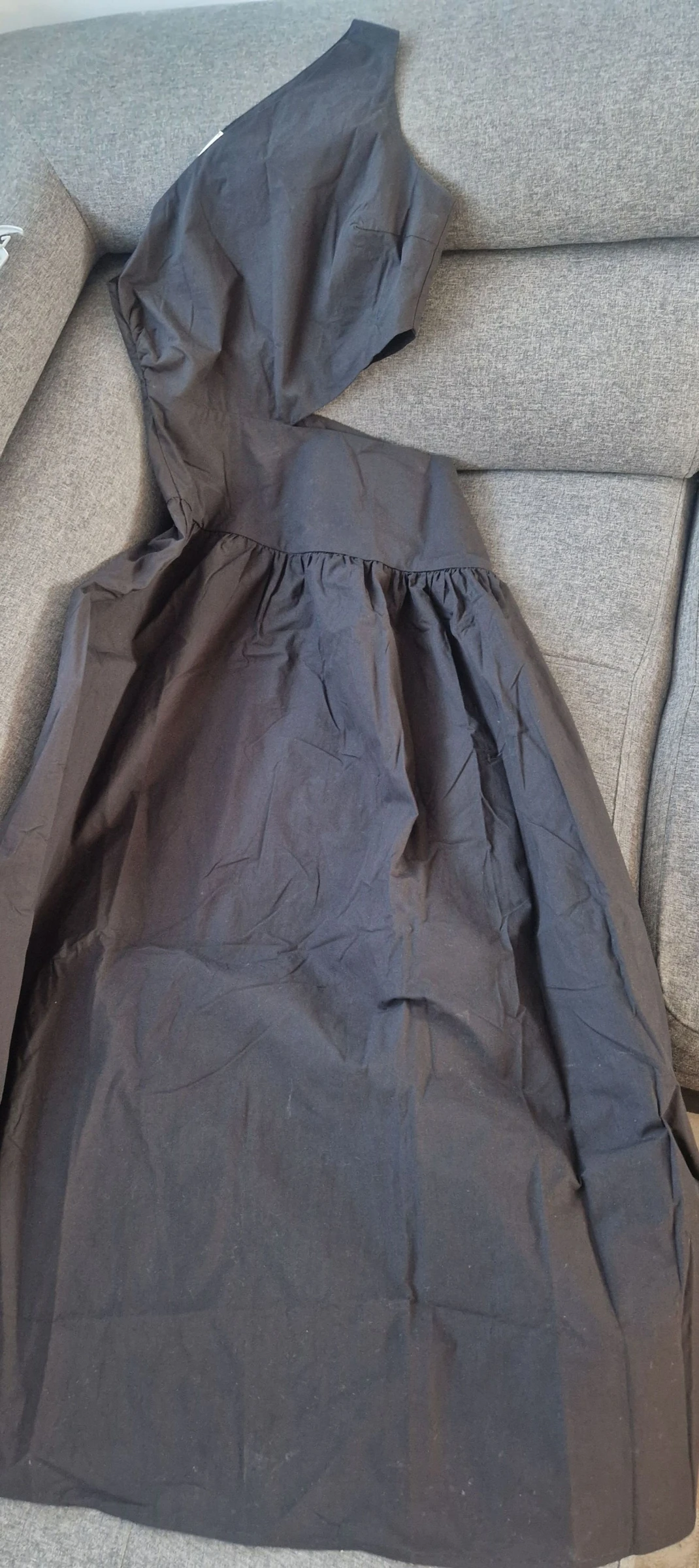 ✨🖤 Robe longue noire asymétrique Taille S  L'élégance à l'état pur ! 🖤✨